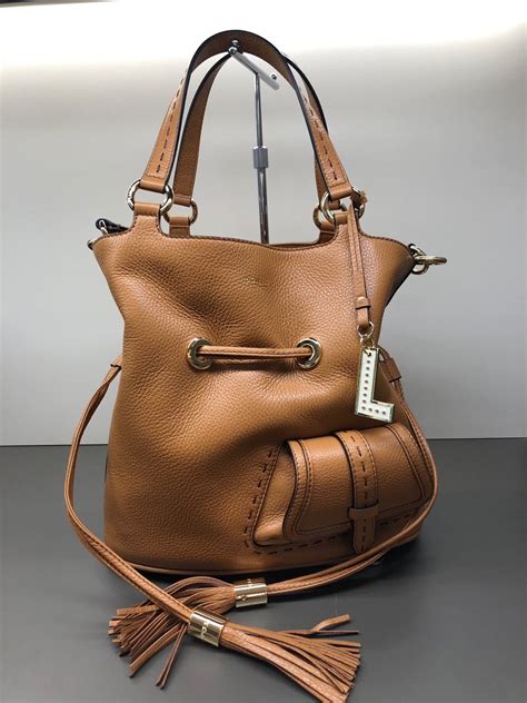 Sacs seau femme Lancel .